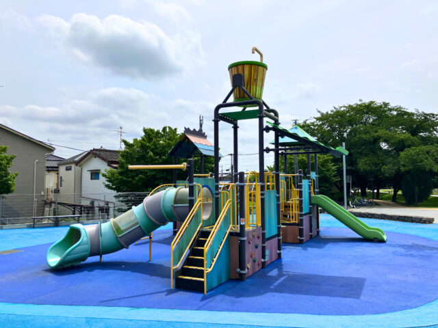 いろは親水公園の遊具と健康器具