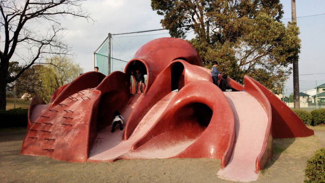 焼津市のおすすめ5公園 懐かしのタコ遊具や水遊びが楽しめる公園 大きな複合遊具がある公園も